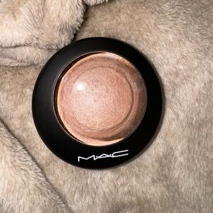 MAC COSMETICS- Mineralize Skinfinish (SOFT & GENTLE)
